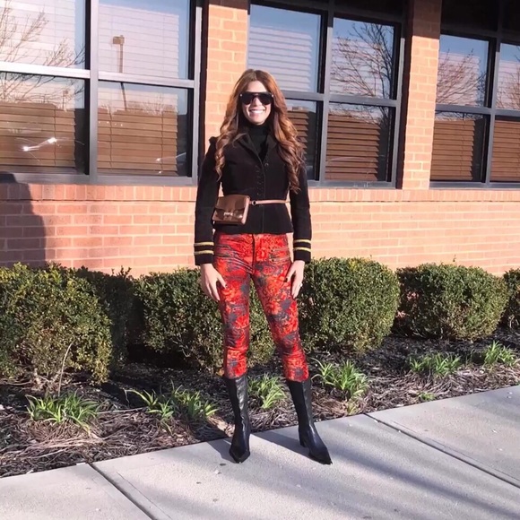 Let’s be friends! Connect on IG @arielsadambekaln - Picture 5 of 7